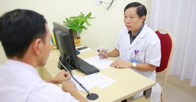 Cánh mày râu cần đi khám nam khoa ngay nếu có 3 dấu hiệu này - 2 Cánh mày râu cần đi khám nam khoa ngay nếu có 3 dấu hiệu này - 2