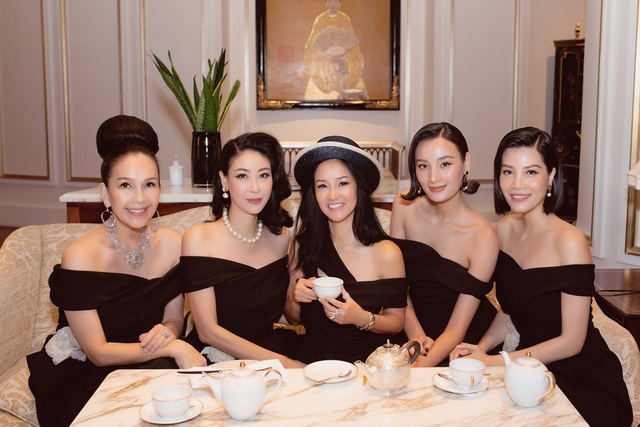 Cuộc sống của diva Hồng Nhung như thế nào sau khi trở về từ khu cách ly? - 1 Cuộc sống của diva Hồng Nhung như thế nào sau khi trở về từ khu cách ly? - 1