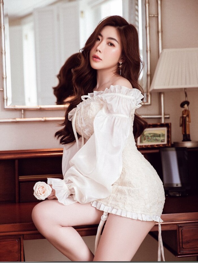“Hotgirl” Trương Lệ Vân đẹp gợi cảm khi tái xuất sau 7 năm rời xa showbiz - 3 “Hotgirl” Trương Lệ Vân đẹp gợi cảm khi tái xuất sau 7 năm rời xa showbiz - 3