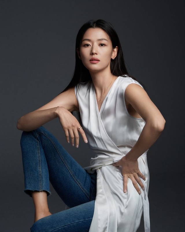 Mợ chảnh Jeon Ji Hyun đẹp xuất sắc ở tuổi 39 - 12 Mợ chảnh Jeon Ji Hyun đẹp xuất sắc ở tuổi 39 - 12