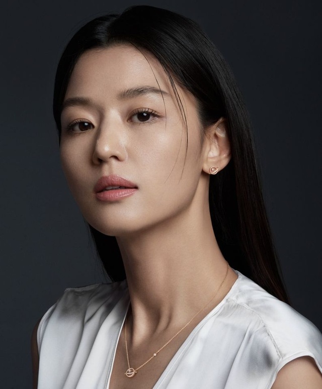 Mợ chảnh Jeon Ji Hyun đẹp xuất sắc ở tuổi 39 - 9 Mợ chảnh Jeon Ji Hyun đẹp xuất sắc ở tuổi 39 - 9
