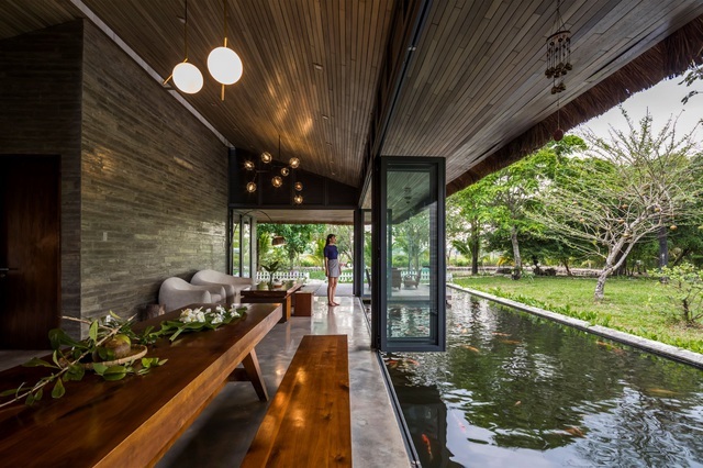 Chán biệt thự nhà phố, nhà giàu Việt về quê làm nhà mái rạ giản dị mà đẹp - 5 Chán biệt thự nhà phố, nhà giàu Việt về quê làm nhà mái rạ giản dị mà đẹp - 5