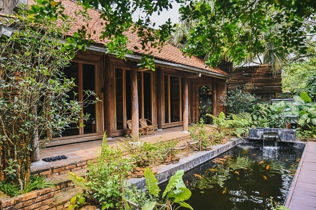 Chán biệt thự nhà phố, nhà giàu Việt về quê làm nhà mái rạ giản dị mà đẹp - 9 Chán biệt thự nhà phố, nhà giàu Việt về quê làm nhà mái rạ giản dị mà đẹp - 9