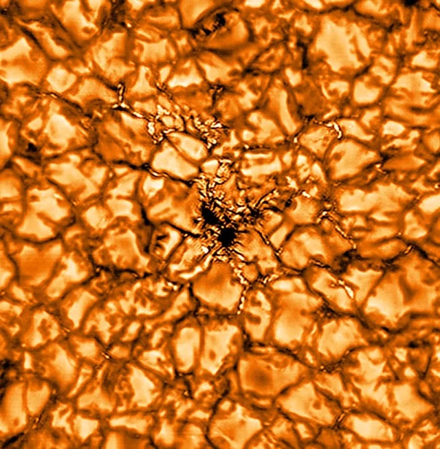 Hình ảnh chi tiết nhất về bề mặt của Mặt trời - 2