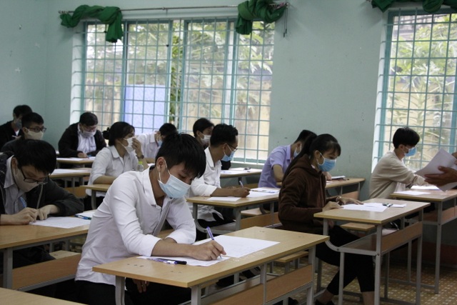 Thứ trưởng Bộ GDĐT: “Cẩn thận, không chủ quan từ khâu nhỏ nhất của kỳ thi” - 3 Thứ trưởng Bộ GDĐT: “Cẩn thận, không chủ quan từ khâu nhỏ nhất của kỳ thi” - 3