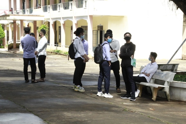 “Niềm tin cho ta sức mạnh” vào đề Ngữ văn, thí sinh phấn khởi sau môn đầu - 6 “Niềm tin cho ta sức mạnh” vào đề Ngữ văn, thí sinh phấn khởi sau môn đầu - 6