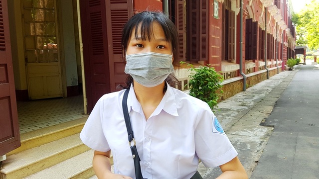 “Niềm tin cho ta sức mạnh” vào đề Ngữ văn, thí sinh phấn khởi sau môn đầu - 10 “Niềm tin cho ta sức mạnh” vào đề Ngữ văn, thí sinh phấn khởi sau môn đầu - 10