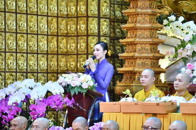 Sự thay đổi của Angela Phương Trinh sau 2 năm rời xa showbiz - 2 Sự thay đổi của Angela Phương Trinh sau 2 năm rời xa showbiz - 2
