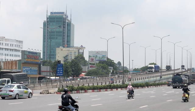 Cấm xe máy lên cầu vượt ngã tư Vũng Tàu sau khi dừng trạm thu phí - 1 Cấm xe máy lên cầu vượt ngã tư Vũng Tàu sau khi dừng trạm thu phí - 1