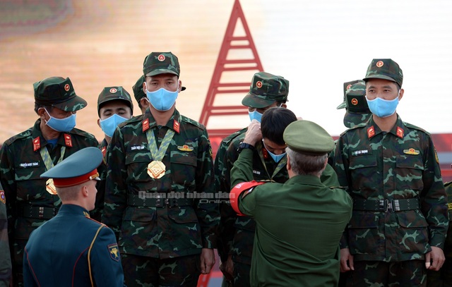 Đội tuyển Xe tăng Việt Nam nhận Huy chương vàng và Cúp vô địch tại Army Games - 3 Đội tuyển Xe tăng Việt Nam nhận Huy chương vàng và Cúp vô địch tại Army Games - 3