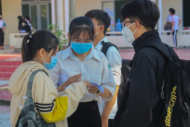 Đề thi Giáo dục công dân: Sẽ không còn phổ điểm đẹp như mơ giống đợt 1? - 1 Đề thi Giáo dục công dân: Sẽ không còn phổ điểm đẹp như mơ giống đợt 1? - 1