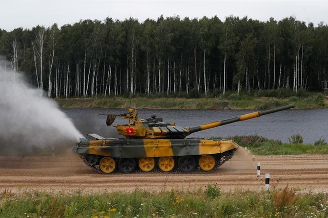 Vietnamese tank team is playing fiercely in Army Games final - 2