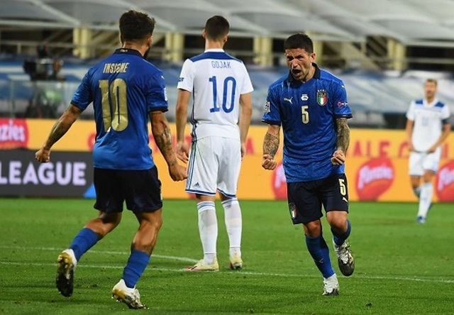Hà Lan thắng nghẹt thở, Italia đứt mạch toàn thắng - 1 Hà Lan thắng nghẹt thở, Italia đứt mạch toàn thắng - 1