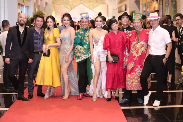 BTV, MC dazzled with Vietnamese actors on the red carpet - 3