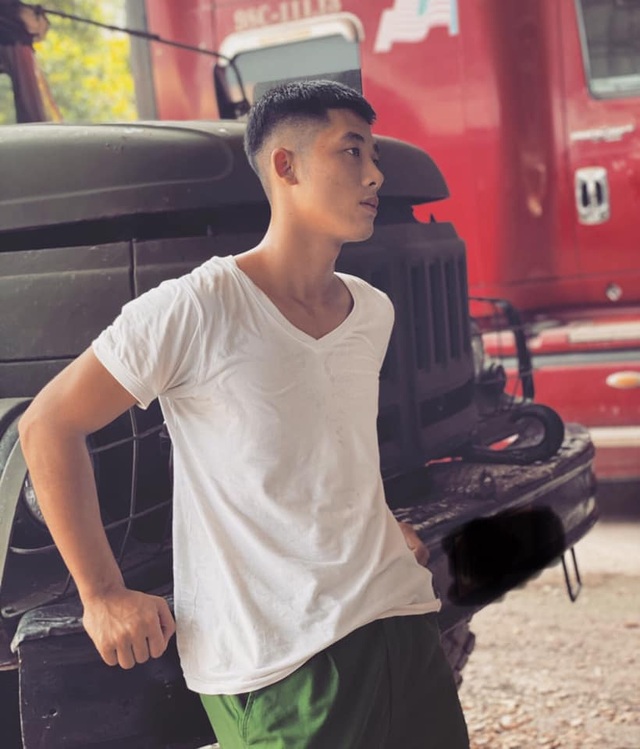 Chàng quân nhân 2K nổi tiếng cộng đồng mạng nhờ đẹp trai - 2 Chàng quân nhân 2K nổi tiếng cộng đồng mạng nhờ đẹp trai - 2