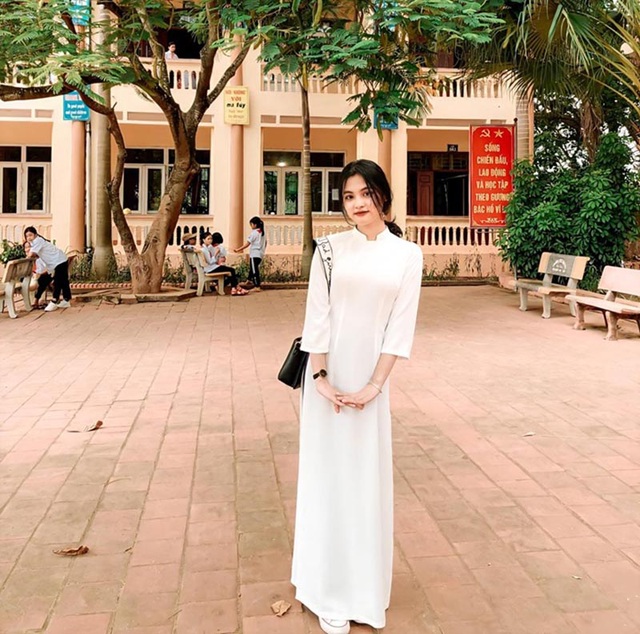 Dàn hot girl học đường “xinh như hoa” đón chào năm học mới - 4 Dàn hot girl học đường “xinh như hoa” đón chào năm học mới - 4