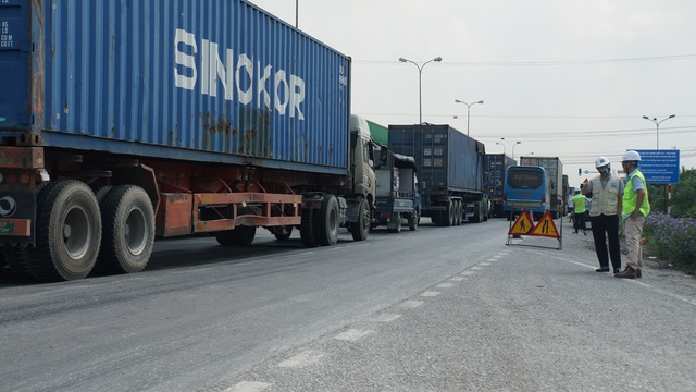 Chi 840 tỷ đồng để sửa chữa 30km quốc lộ 5 - 2 Chi 840 tỷ đồng để sửa chữa 30km quốc lộ 5 - 2