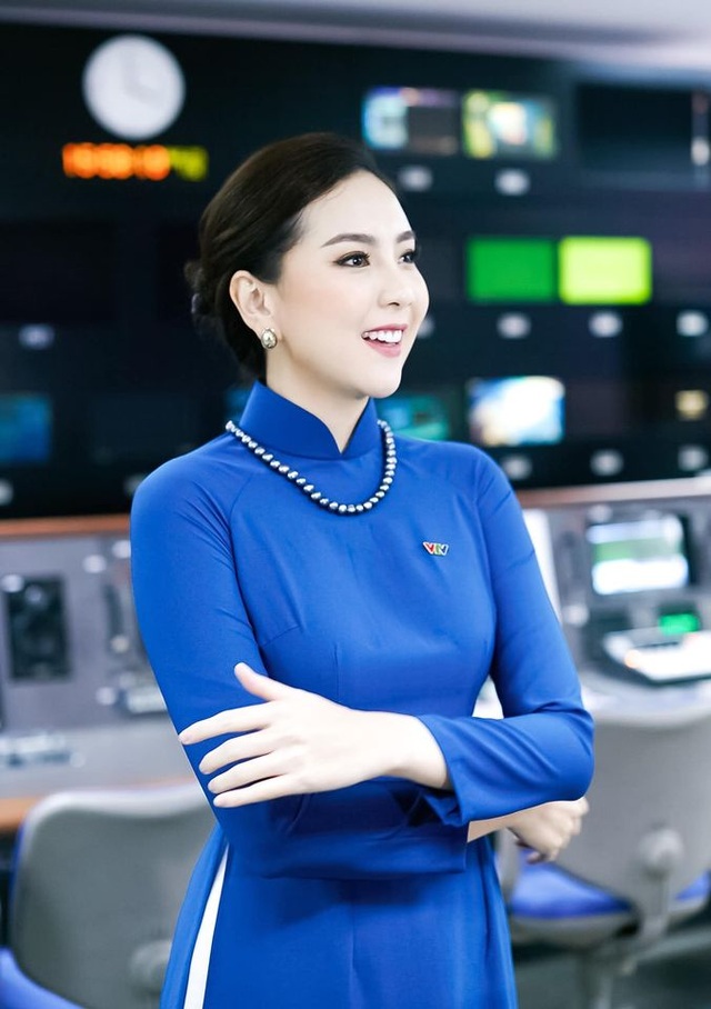 BTV Mai Ngọc được khen giống NSƯT Kim Tiến khi tái hiện MC Thời sự 50 năm - 5 BTV Mai Ngọc được khen giống NSƯT Kim Tiến khi tái hiện MC Thời sự 50 năm - 5