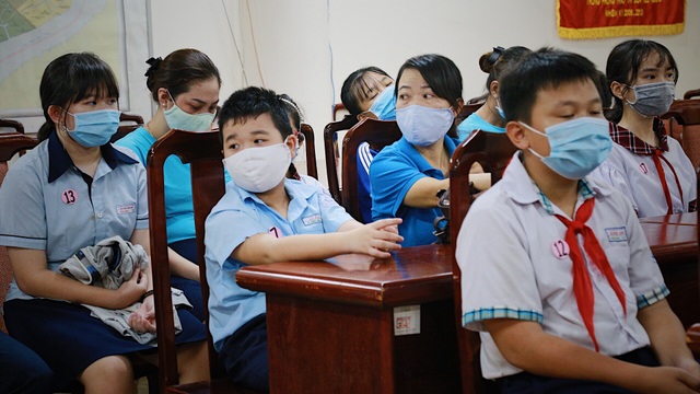 TPHCM: Trao 168 suất học bổng cho con em lao động nghèo - 10 TPHCM: Trao 168 suất học bổng cho con em lao động nghèo - 10