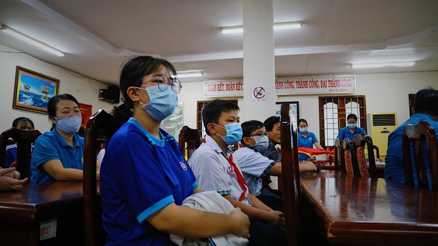 TPHCM: Trao 168 suất học bổng cho con em lao động nghèo - 11 TPHCM: Trao 168 suất học bổng cho con em lao động nghèo - 11