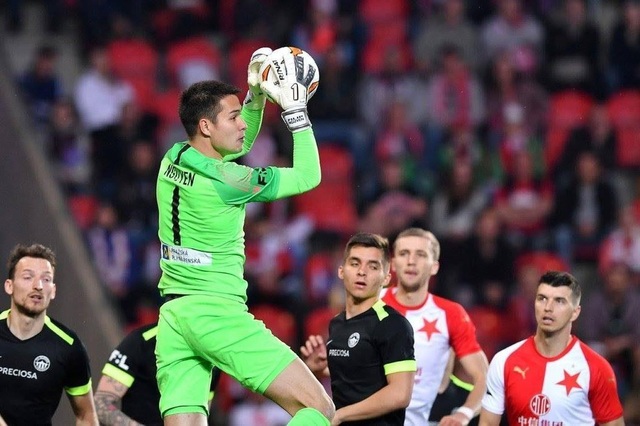 Filip Nguyễn sáng cửa bắt chính ở trận CH Czech gặp Scotland - 2 Filip Nguyễn sáng cửa bắt chính ở trận CH Czech gặp Scotland - 2