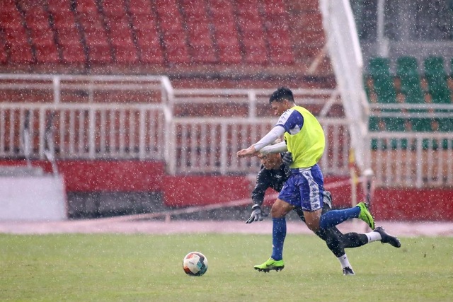 Công Phượng và hai tân binh Costa Rica tập luyện chờ V-League - 6 Công Phượng và hai tân binh Costa Rica tập luyện chờ V-League - 6