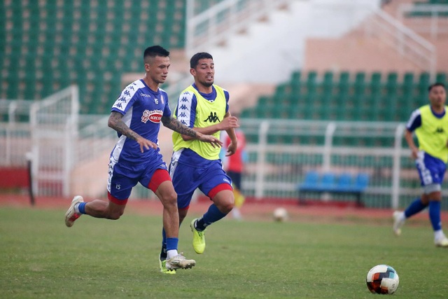 Công Phượng và hai tân binh Costa Rica tập luyện chờ V-League - 4 Công Phượng và hai tân binh Costa Rica tập luyện chờ V-League - 4