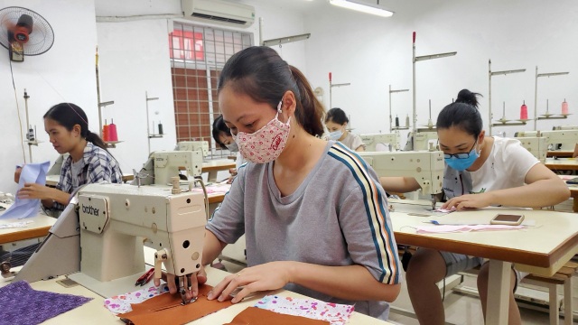 Hà Nội: Tạo thêm 150.000 việc làm mới từ chính sách hỗ trợ doanh nghiệp - 1