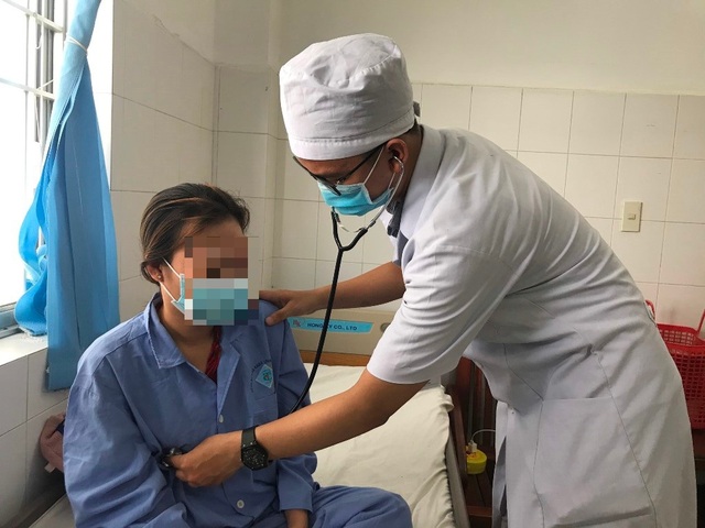 Cần Thơ: Cô gái bị khó thở, tím tái sau khi tự mua thuốc uống - 1 Cần Thơ: Cô gái bị khó thở, tím tái sau khi tự mua thuốc uống - 1