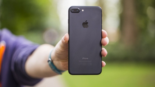 Chiếc smartphone 4 năm tuổi vẫn bán chạy hơn iPhone 11 Pro Max - 1 Chiếc smartphone 4 năm tuổi vẫn bán chạy hơn iPhone 11 Pro Max - 1