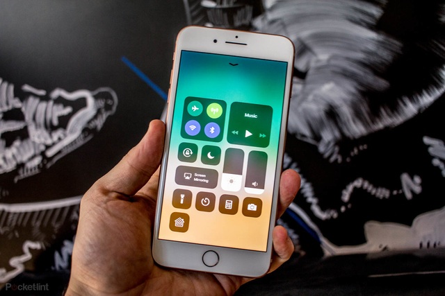 Chiếc smartphone 4 năm tuổi vẫn bán chạy hơn iPhone 11 Pro Max - 2 Chiếc smartphone 4 năm tuổi vẫn bán chạy hơn iPhone 11 Pro Max - 2