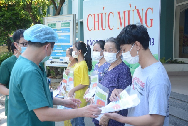 Thêm 32 bệnh nhân Covid-19 ở Quảng Nam, Đà Nẵng được xuất viện - 2 Thêm 32 bệnh nhân Covid-19 ở Quảng Nam, Đà Nẵng được xuất viện - 2