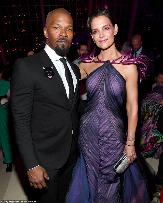 Katie Holmes có bạn trai mới kém 8 tuổi - 6 Katie Holmes có bạn trai mới kém 8 tuổi - 6