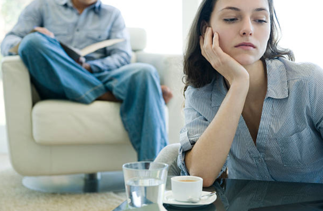 “Tại sao con gái về thăm bố mẹ mình mà cũng phải xin phép?” - 1 “Tại sao con gái về thăm bố mẹ mình mà cũng phải xin phép?” - 1