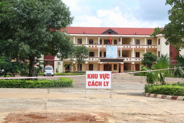 BN 14 tuổi được xuất viện, gia đình xin đưa vào khu cách ly tập trung - 2 BN 14 tuổi được xuất viện, gia đình xin đưa vào khu cách ly tập trung - 2