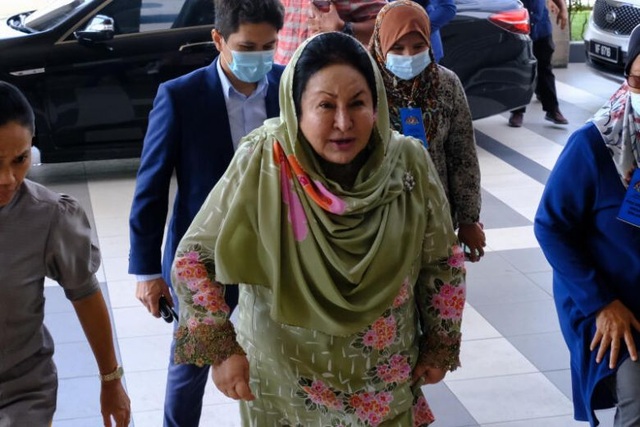 Former Assistant: Wife of Former Malaysian Prime Minister Spends $ 33,000 a Month Keeping Photographs - 1