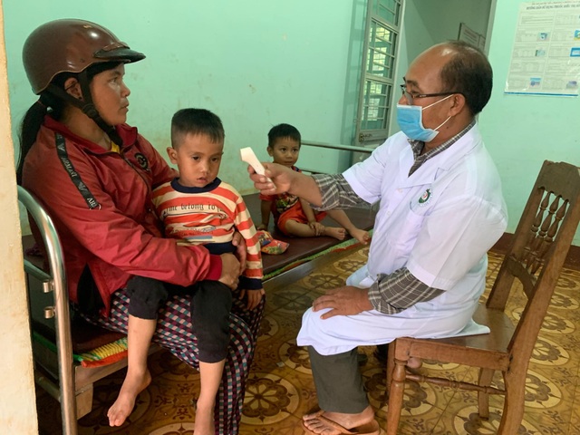 Bác sỹ chống hủ tục cứu sống nhiều đứa trẻ trên vùng cao - 1 Bác sỹ chống hủ tục cứu sống nhiều đứa trẻ trên vùng cao - 1