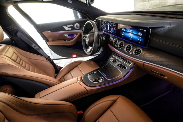 Choáng váng xem bảng giá xe Mercedes E-Class 2021 - 11 Choáng váng xem bảng giá xe Mercedes E-Class 2021 - 11