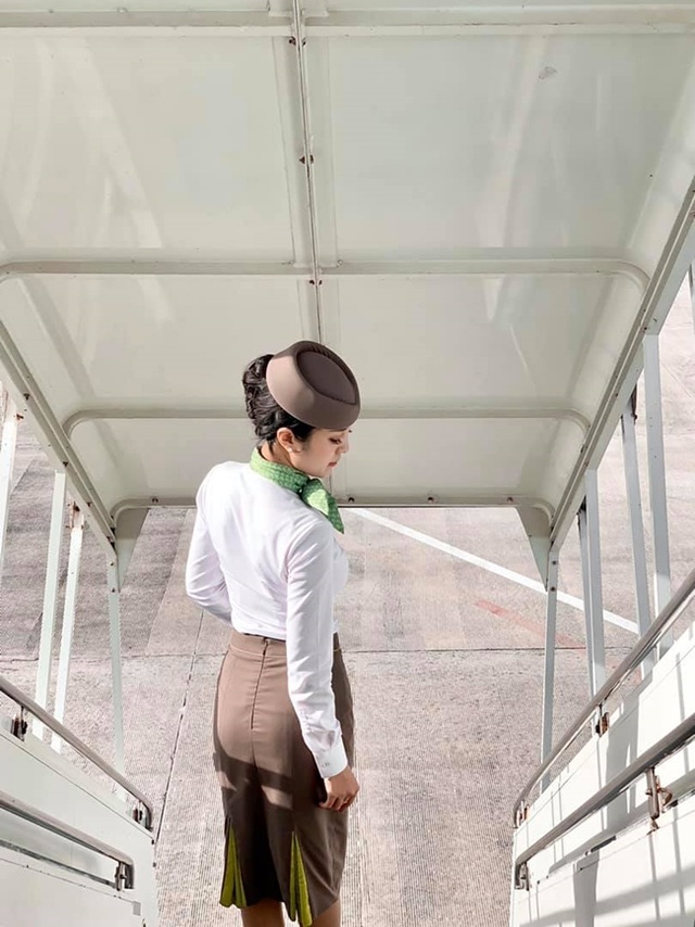 3 bông hồng tiếp viên hàng không Việt xinh đẹp, nóng bỏng như người mẫu - 9 3 bông hồng tiếp viên hàng không Việt xinh đẹp, nóng bỏng như người mẫu - 9