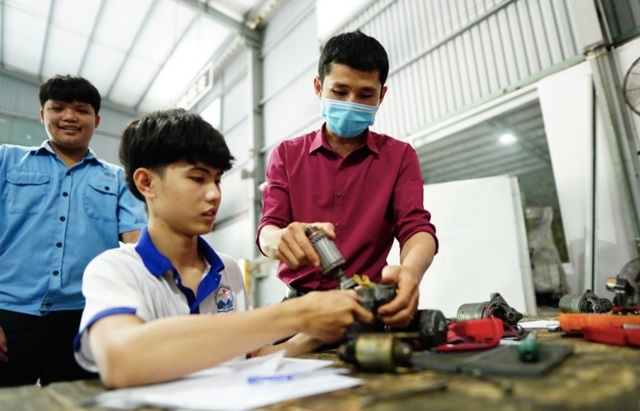 Điểm chuẩn năng lực ngành công nghệ kỹ thuật ô tô một trường CĐ lên đến 700 - 2 Điểm chuẩn năng lực ngành công nghệ kỹ thuật ô tô một trường CĐ lên đến 700 - 2