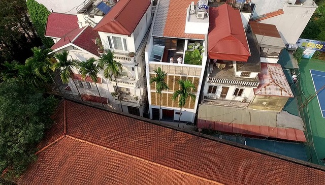 Gia đình ở Hà Nội có cách chống nắng “độc không ngờ” cho căn nhà hướng Tây - 1 Gia đình ở Hà Nội có cách chống nắng “độc không ngờ” cho căn nhà hướng Tây - 1