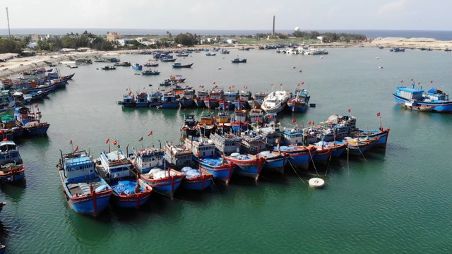 Thiết bị nghề cá “xịn” giúp ngư dân Lý Sơn “trúng mẻ lớn” - 3 Thiết bị nghề cá “xịn” giúp ngư dân Lý Sơn “trúng mẻ lớn” - 3