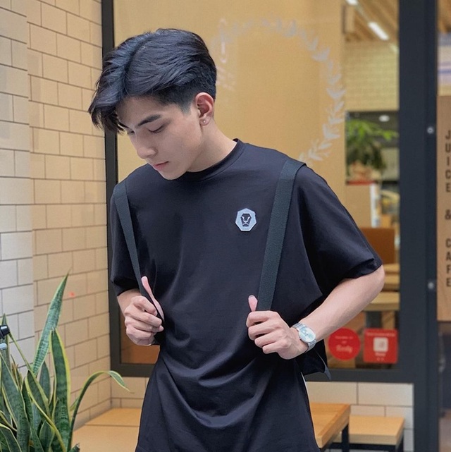 Nam sinh Hà thành sở hữu góc nghiêng điển trai thu hút phái nữ - 4 Nam sinh Hà thành sở hữu góc nghiêng điển trai thu hút phái nữ - 4