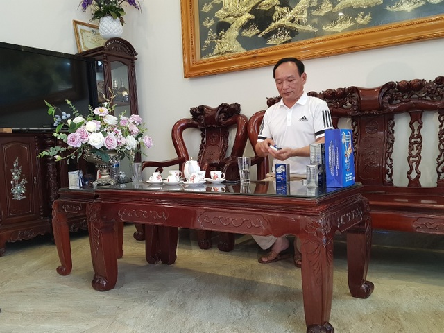 Người đàn ông thoát khỏi nguy cơ tàn phế do viêm khớp - 2 Người đàn ông thoát khỏi nguy cơ tàn phế do viêm khớp - 2