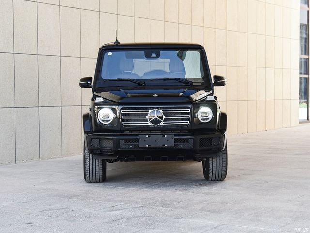 Mercedes-Benz G350 - Câu chuyện Y phục xứng kỳ đức - 2 Mercedes-Benz G350 - Câu chuyện Y phục xứng kỳ đức - 2
