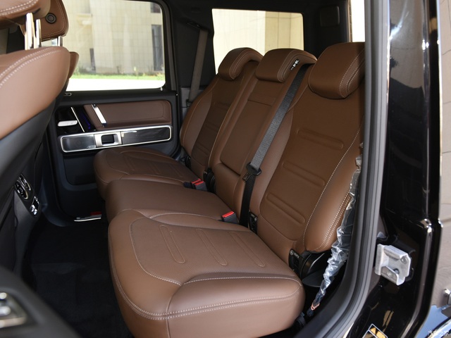 Mercedes-Benz G350 - Câu chuyện Y phục xứng kỳ đức - 12 Mercedes-Benz G350 - Câu chuyện Y phục xứng kỳ đức - 12