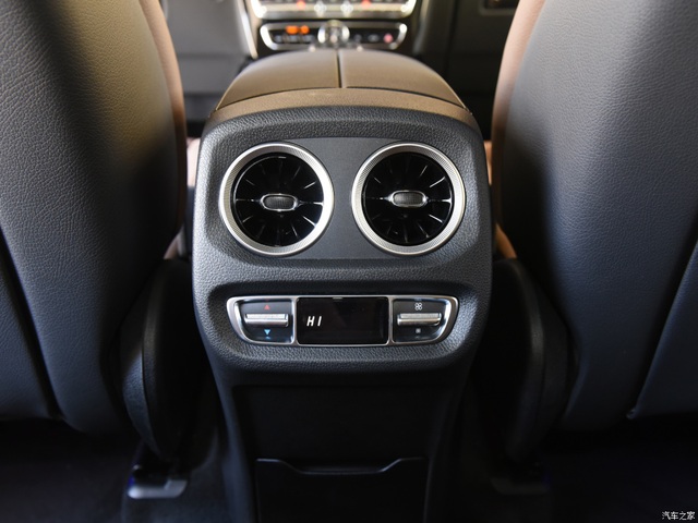 Mercedes-Benz G350 - Câu chuyện Y phục xứng kỳ đức - 10 Mercedes-Benz G350 - Câu chuyện Y phục xứng kỳ đức - 10