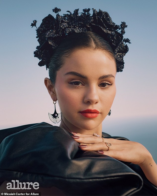 Selena Gomez: “Khi còn non trẻ, tôi chứng tỏ mình bằng cách... khoe thân” - 6 Selena Gomez: “Khi còn non trẻ, tôi chứng tỏ mình bằng cách... khoe thân” - 6