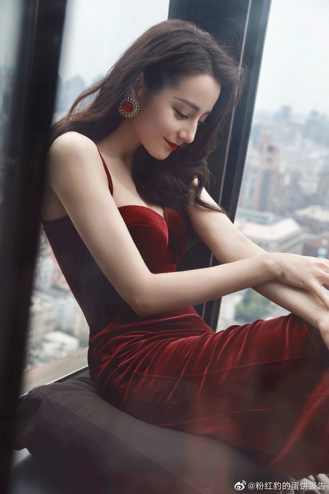 Địch Lệ Nhiệt Ba mặc ngày càng gợi cảm, phóng khoáng - 3 Địch Lệ Nhiệt Ba mặc ngày càng gợi cảm, phóng khoáng - 3