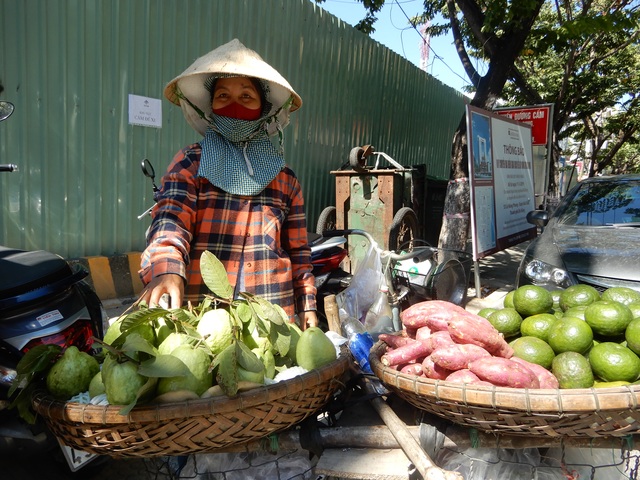 Đà Nẵng: Người lao động vui mừng trở lại công việc sau cách ly xã hội - 2 Đà Nẵng: Người lao động vui mừng trở lại công việc sau cách ly xã hội - 2